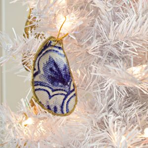 Large Print Blue And White Scallop Oyster Ornament